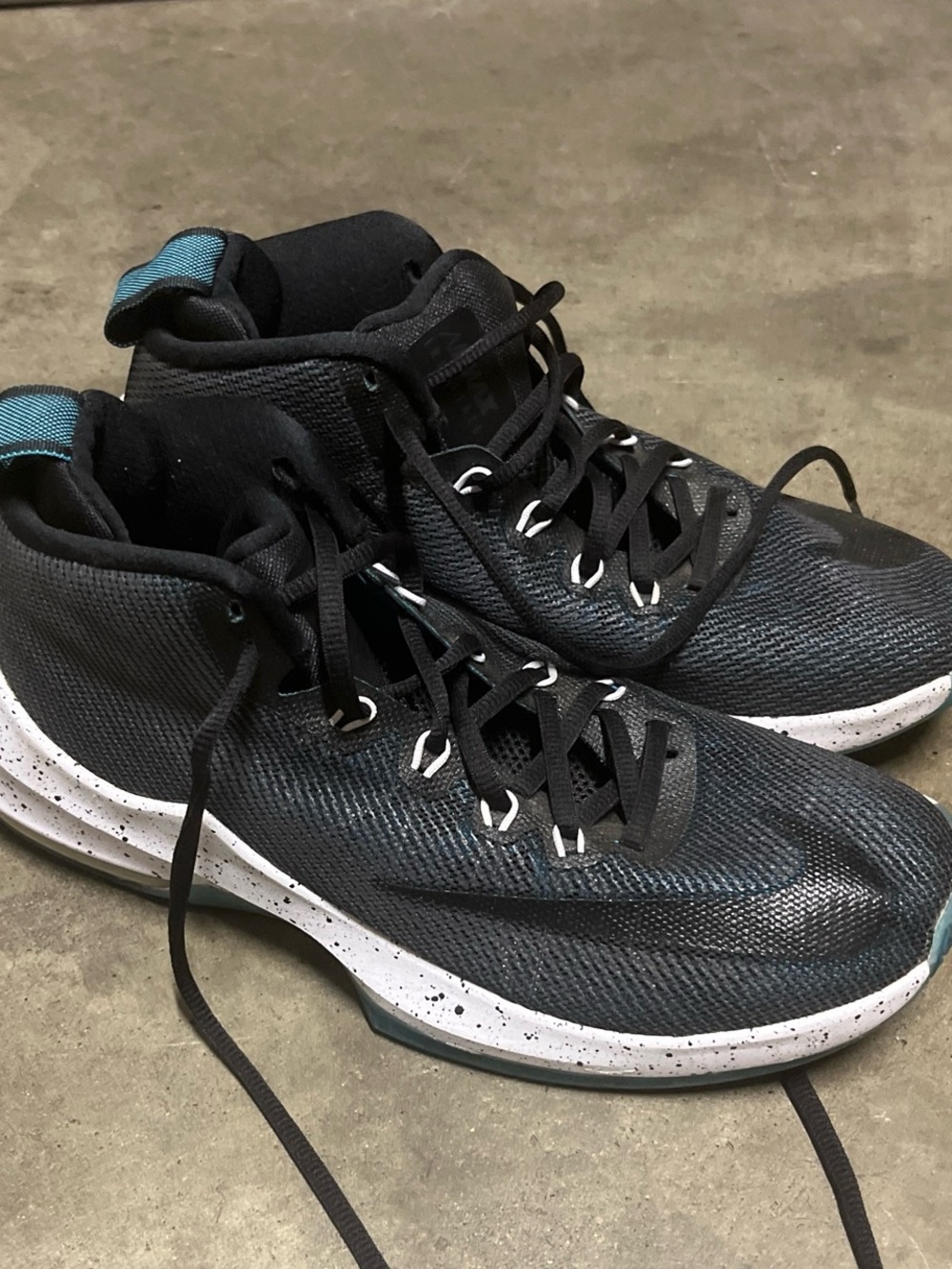 Men's Performance Basketball Shoes - Black with Teal Accents
